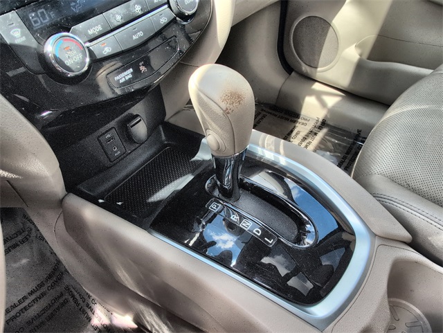 2014 Nissan Rogue SL photo 19