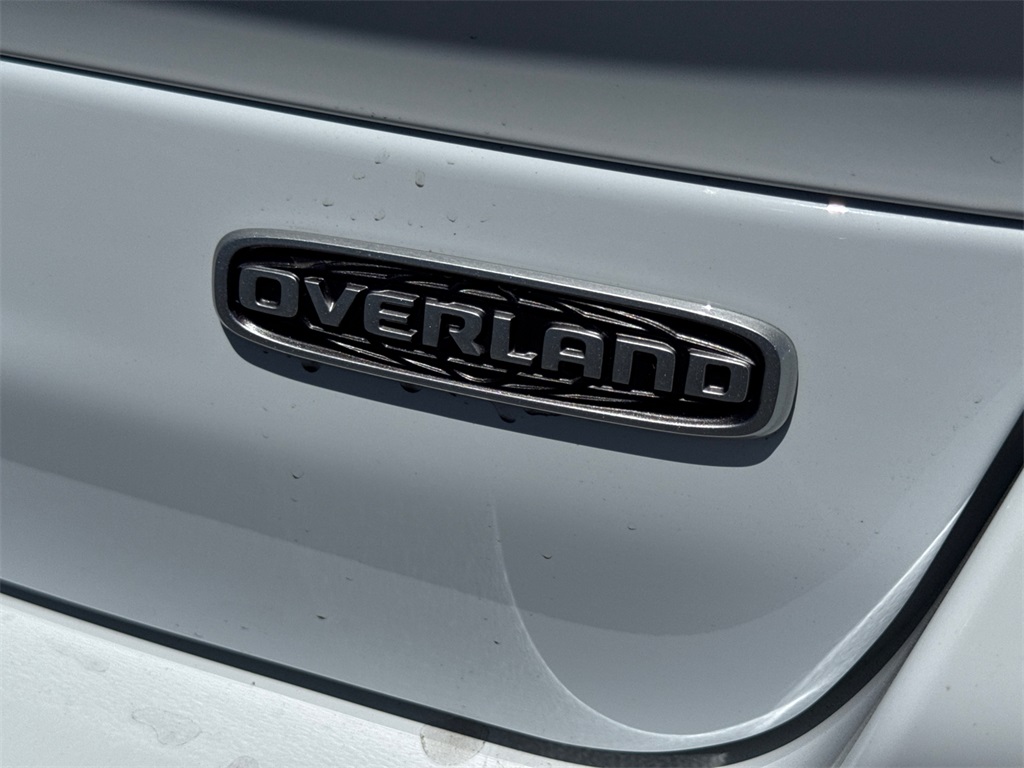 2025 Jeep Grand Cherokee Overland photo 11