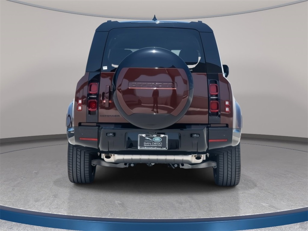 2025 Land Rover Defender 110 Sedona Red photo 4
