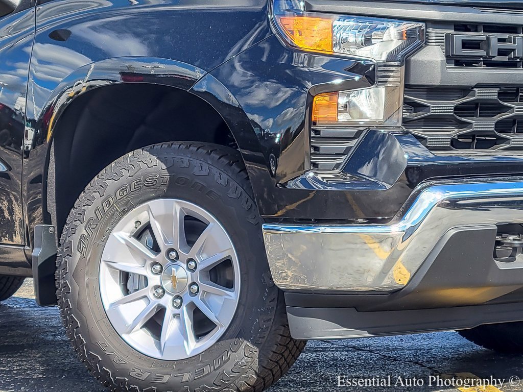 2025 Chevrolet Silverado 1500 photo 3