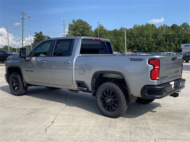 2025 Chevrolet Silverado 2500HD LT photo 3