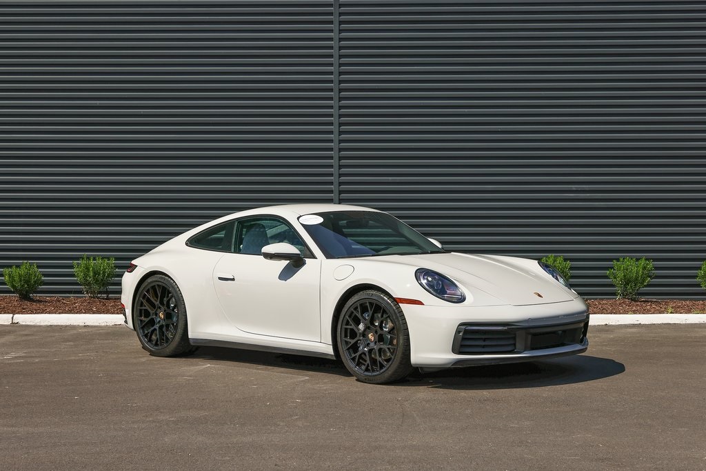 2024 Porsche 911 T 4 photo 9