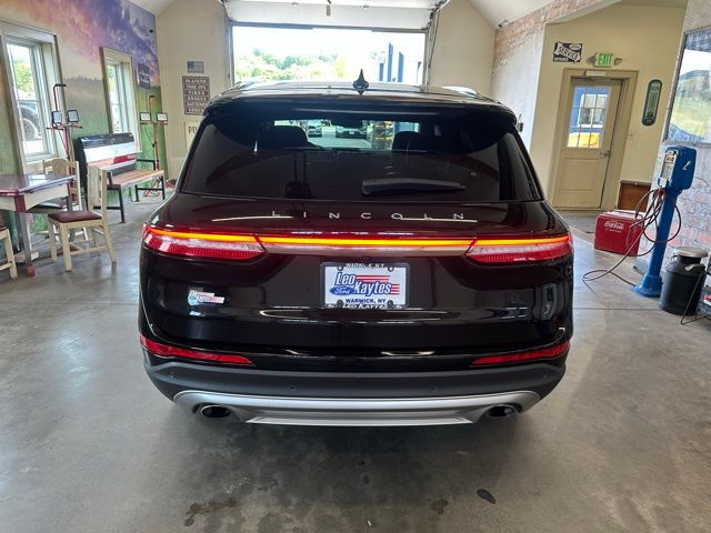 2022 Lincoln Corsair Standard photo 8
