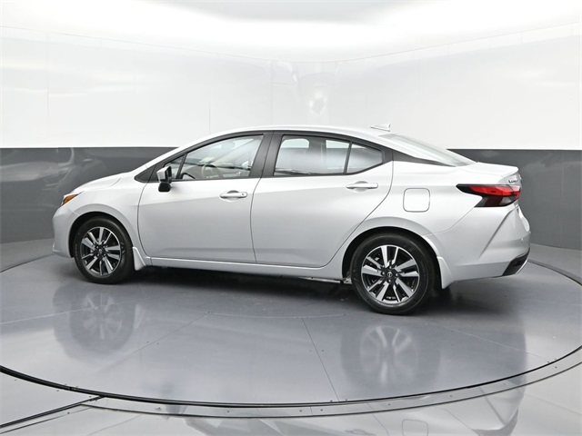 2025 Nissan Versa 1.6 SV photo 4