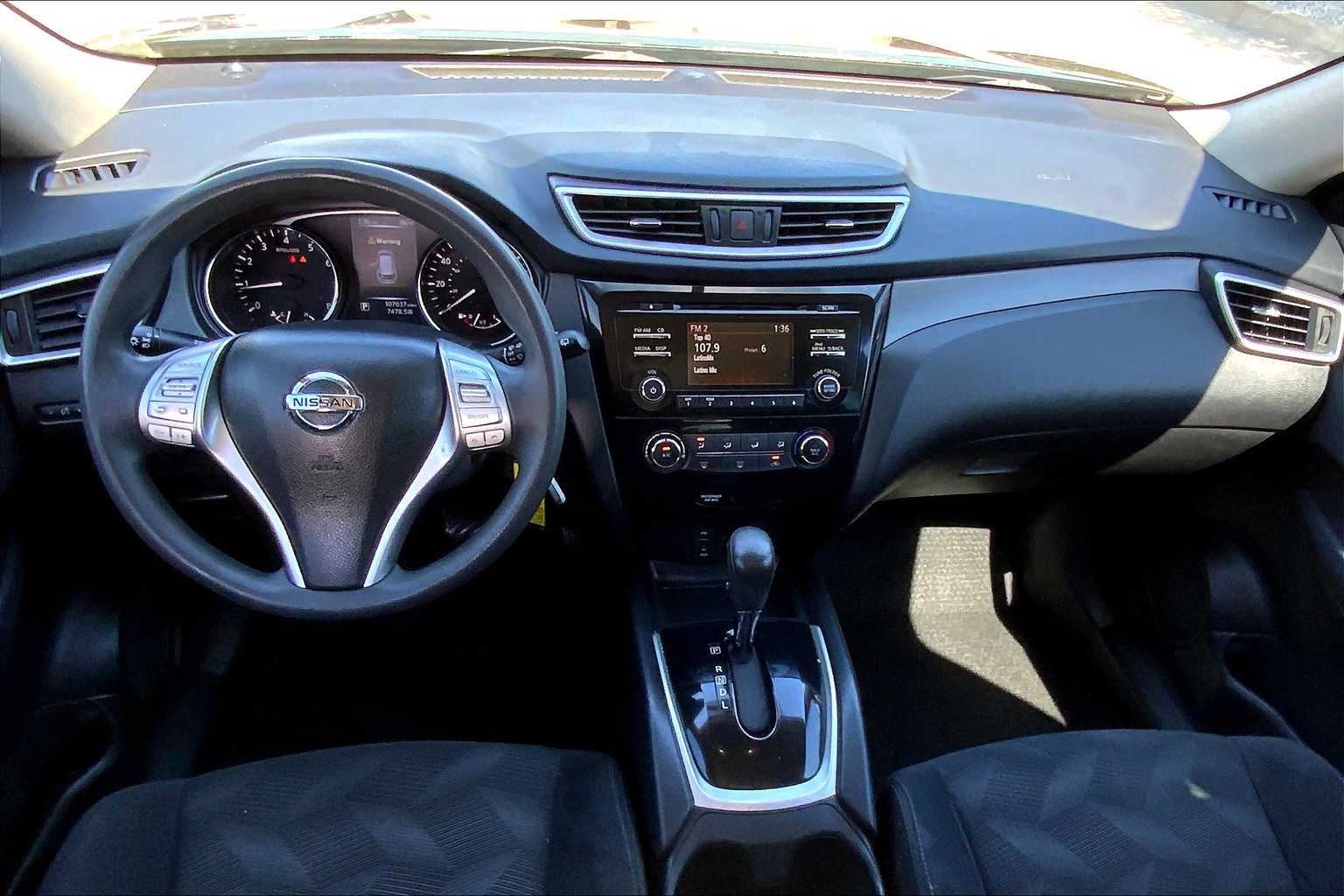 2014 Nissan Rogue S photo 13