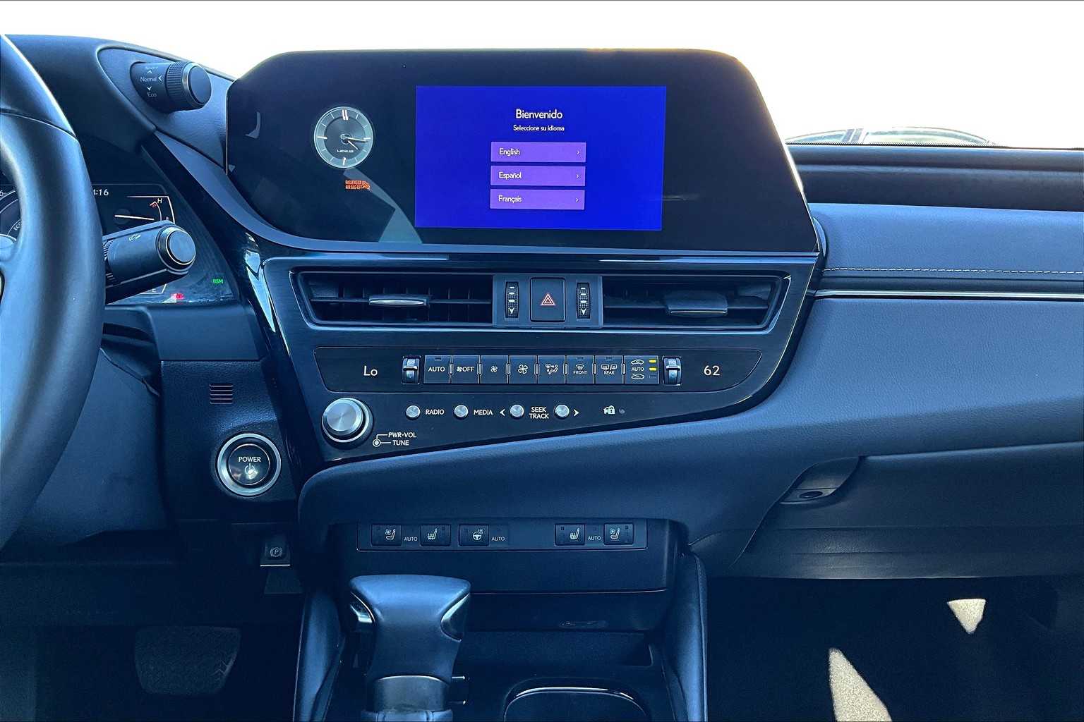 2023 Lexus ES 300h photo 29