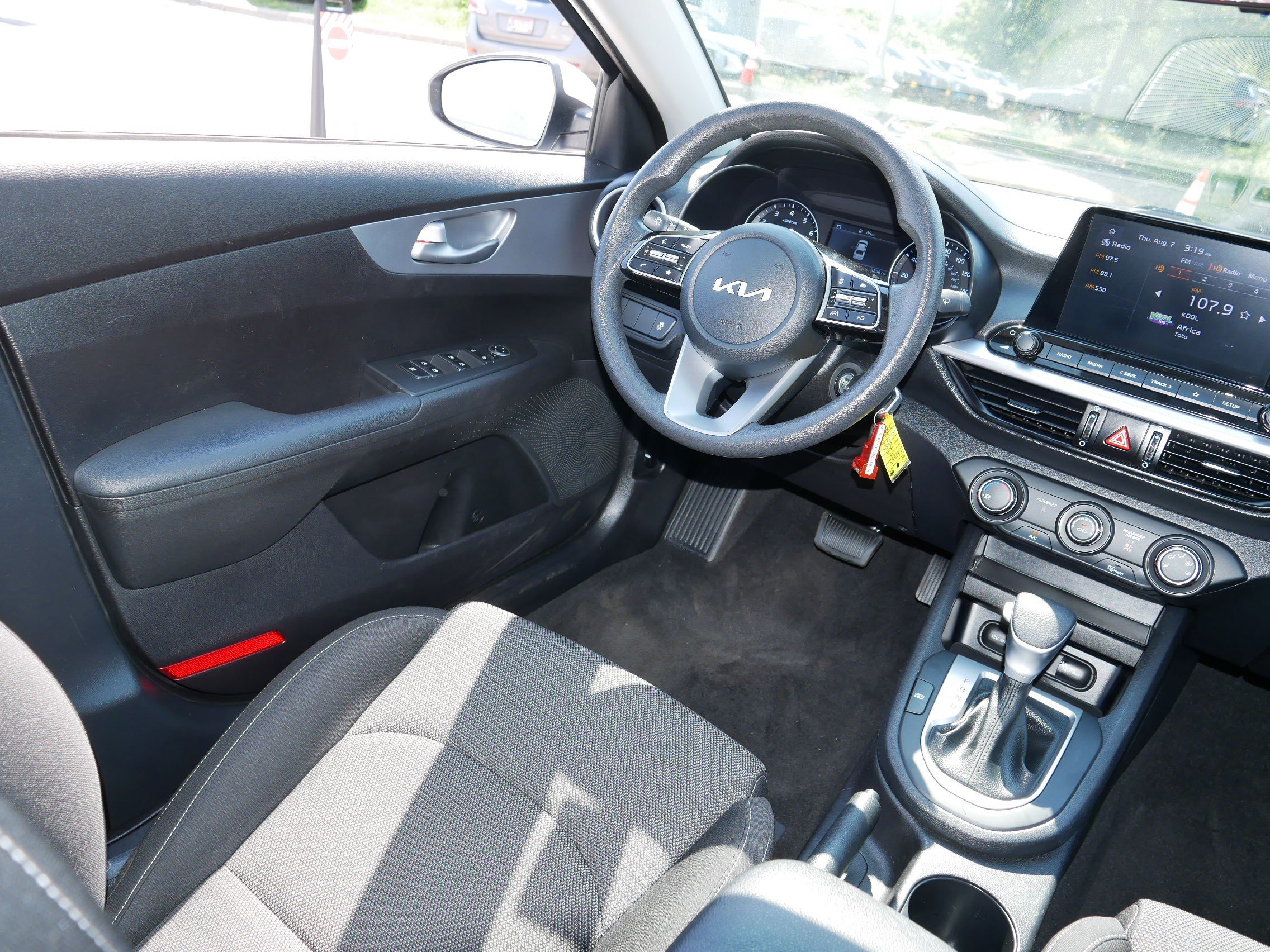 2023 Kia Forte LXS photo 9