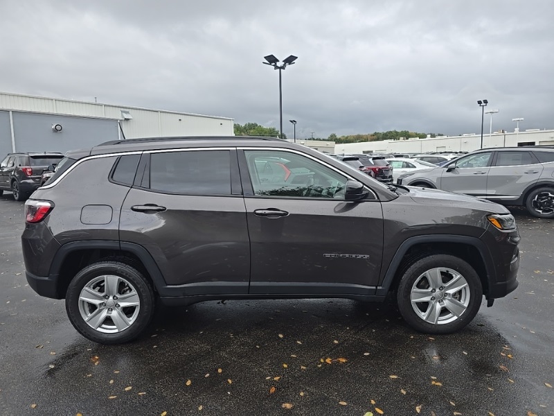 2022 Jeep Compass Latitude photo 6