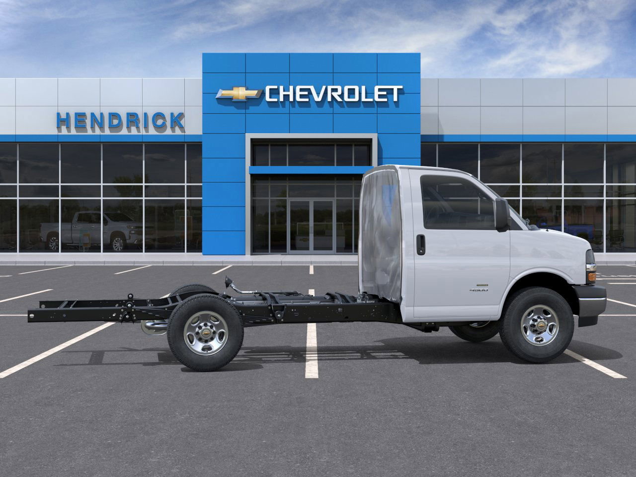 2025 Chevrolet Express Cutaway 3500 photo 3