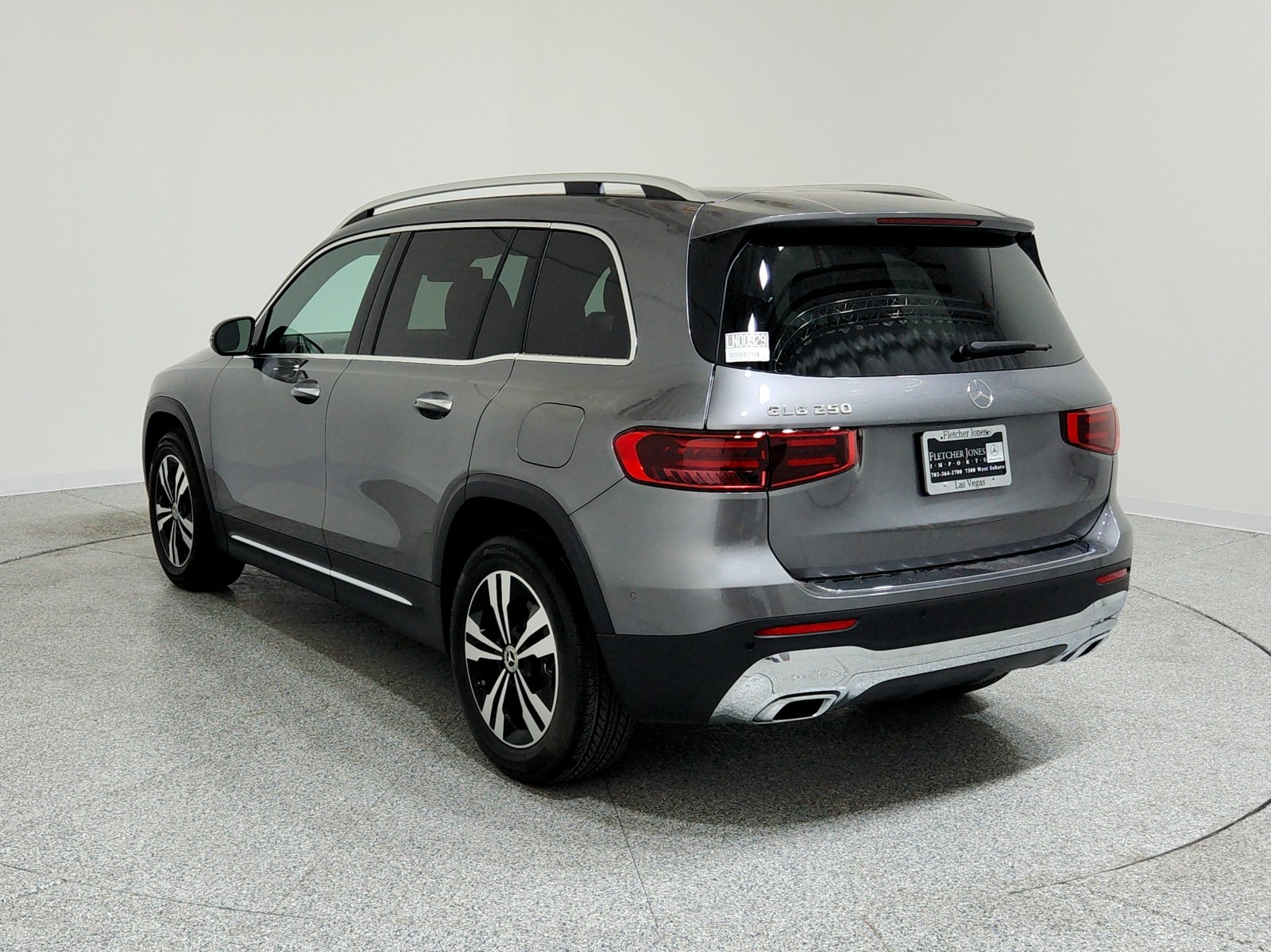 2025 Mercedes Benz GLB 250 photo 9