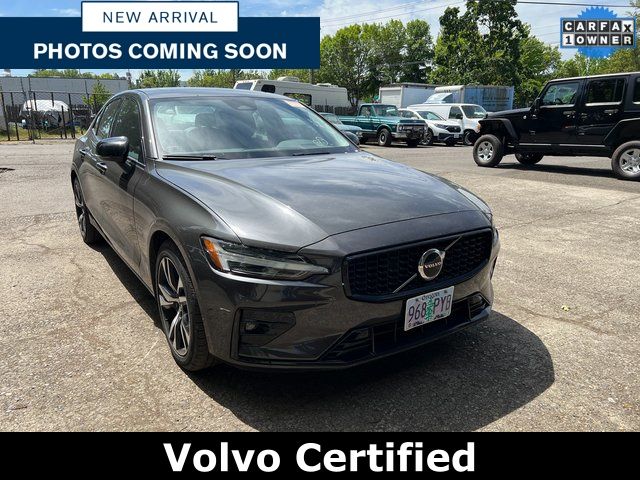 2025 Volvo S60 B5 Core photo 2