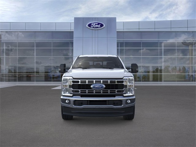 2025 Ford F-350 XLT photo 6