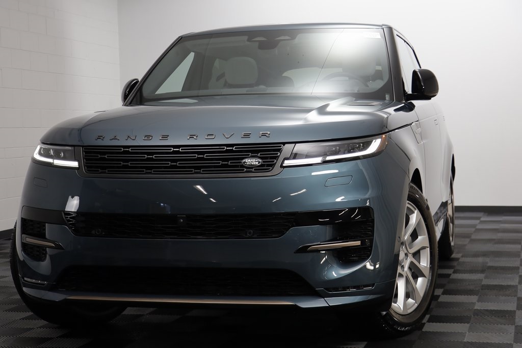 2025 Land Rover Range Rover Sport SE photo 2