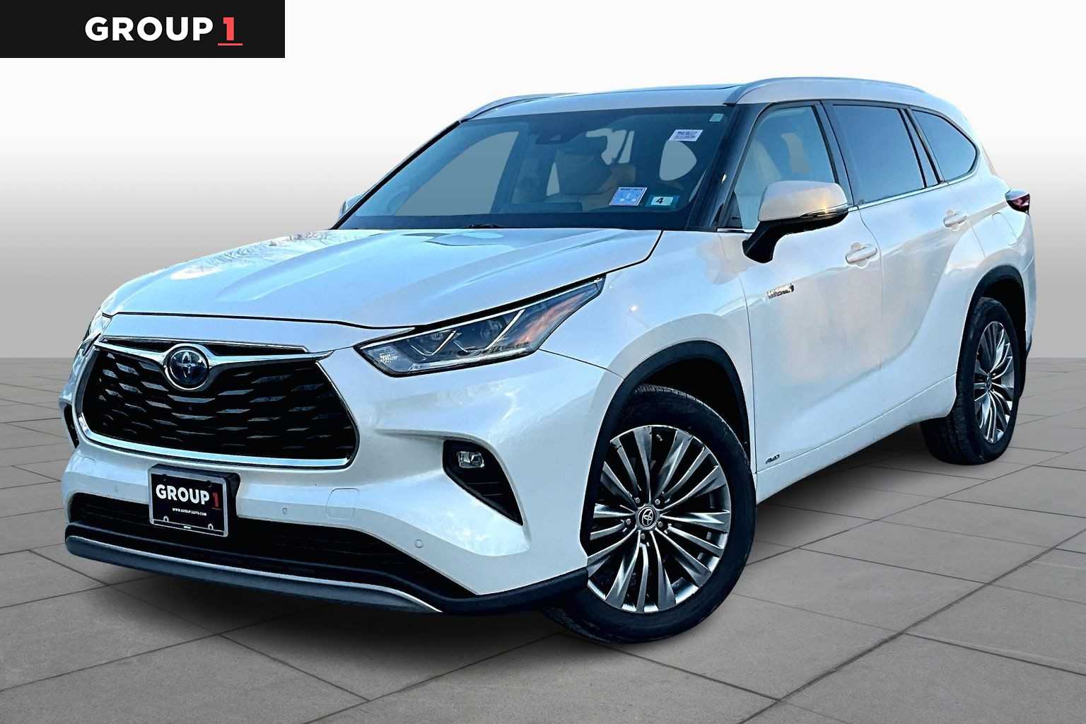 2021 Toyota Highlander Platinum's photo