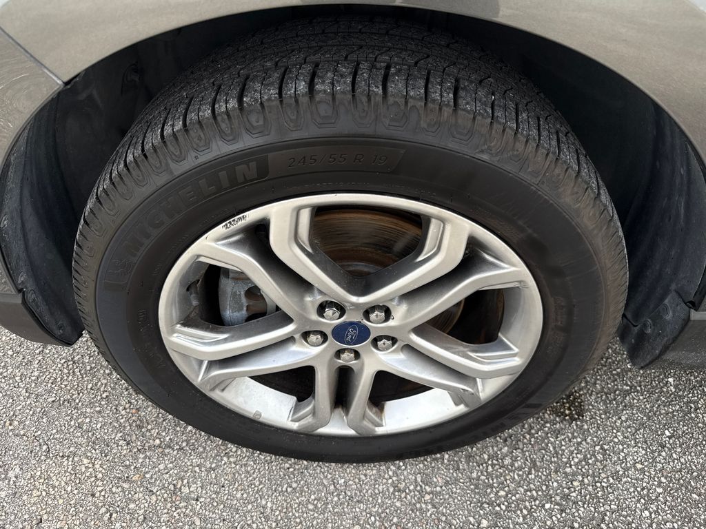 2016 Ford Edge Titanium photo 7