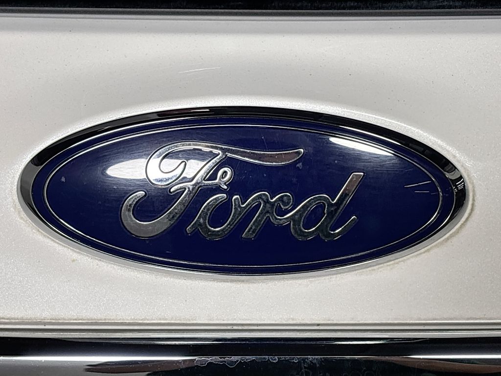 2019 Ford Explorer XLT photo 22