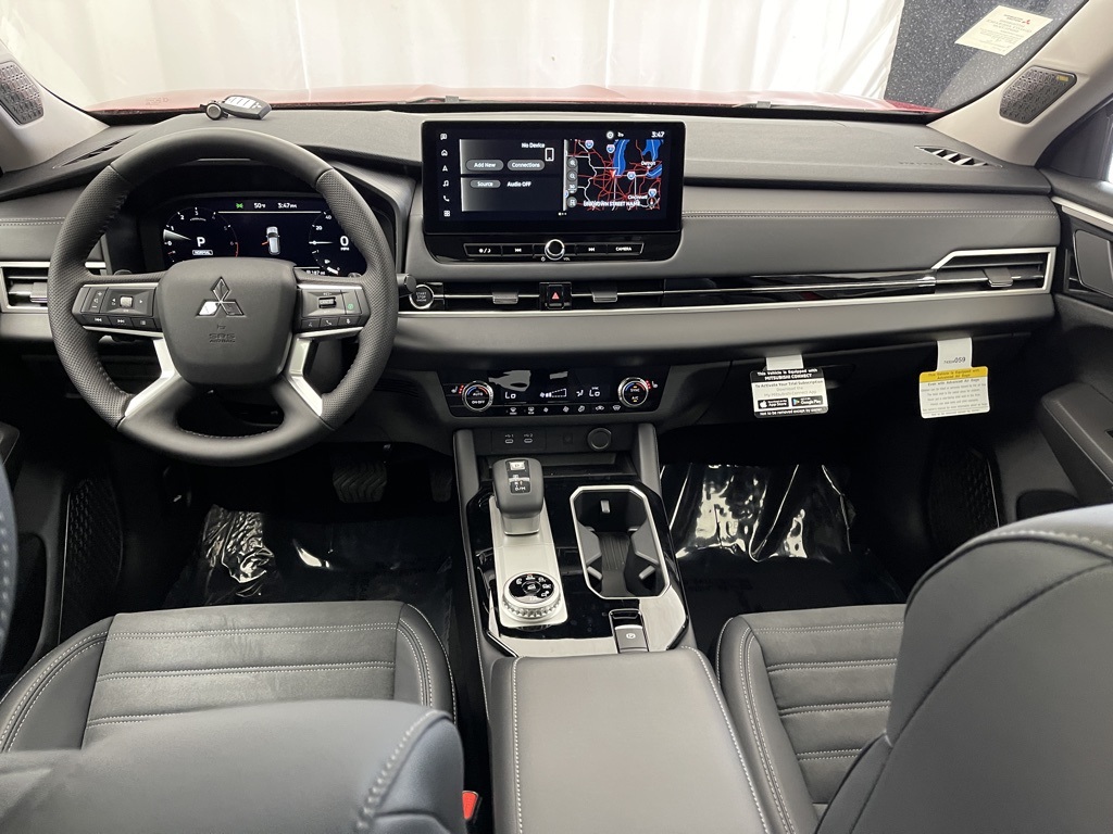 2025 Mitsubishi Outlander SE photo 10