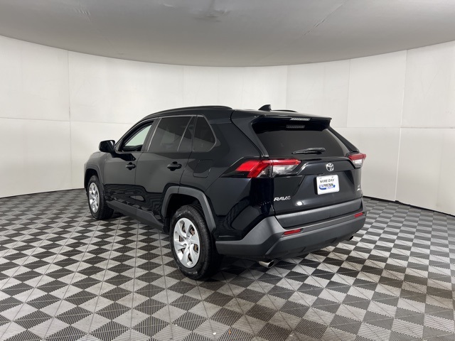 2019 Toyota RAV4 LE photo 2