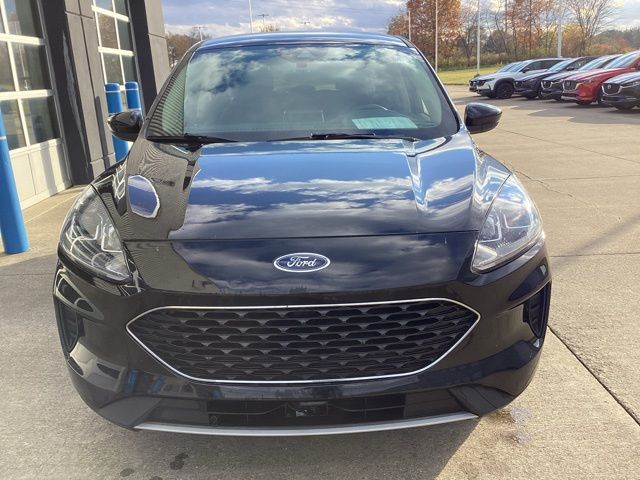 Used 2020 Ford Escape SE with VIN 1FMCU0G62LUC28277 for sale in Sheffield, OH