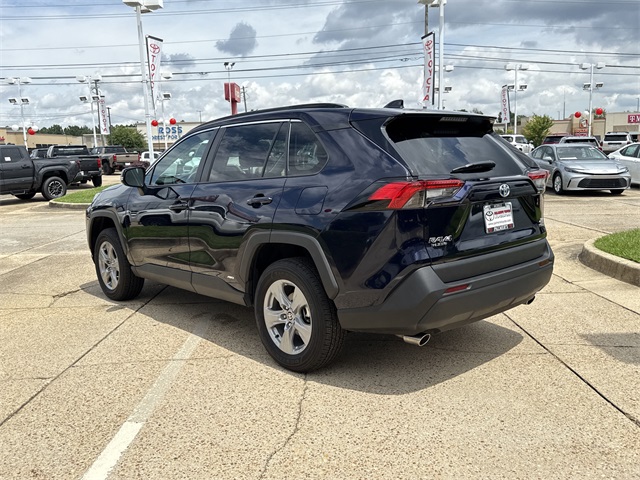 2024 Toyota RAV4 Hybrid XLE photo 4