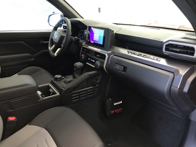 2025 Toyota Tacoma TRD Sport Double Cab photo 13