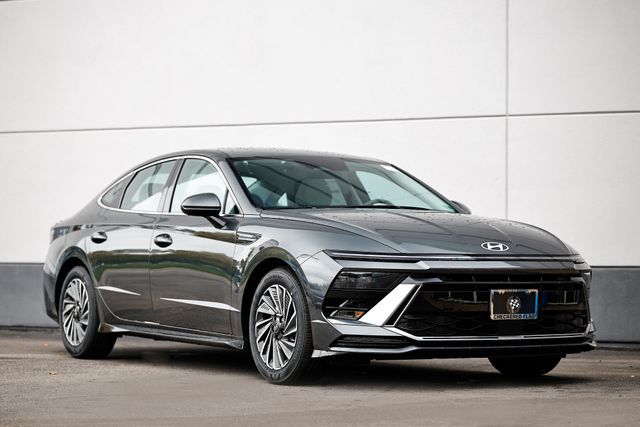 2025 Hyundai Sonata Hybrid SEL's photo