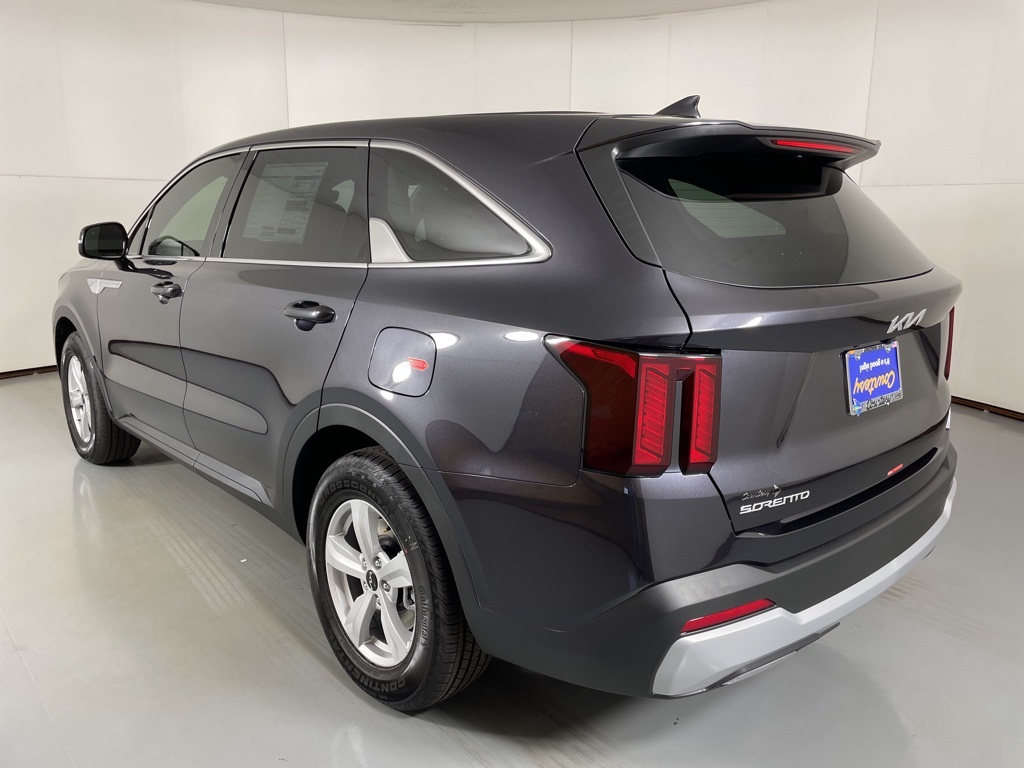 2026 Kia Sorento LX photo 3