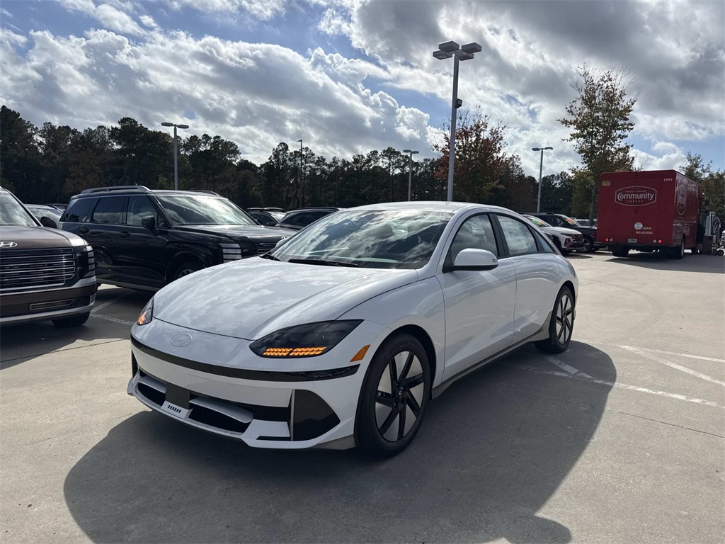 2025 Hyundai IONIQ 6 SE's photo