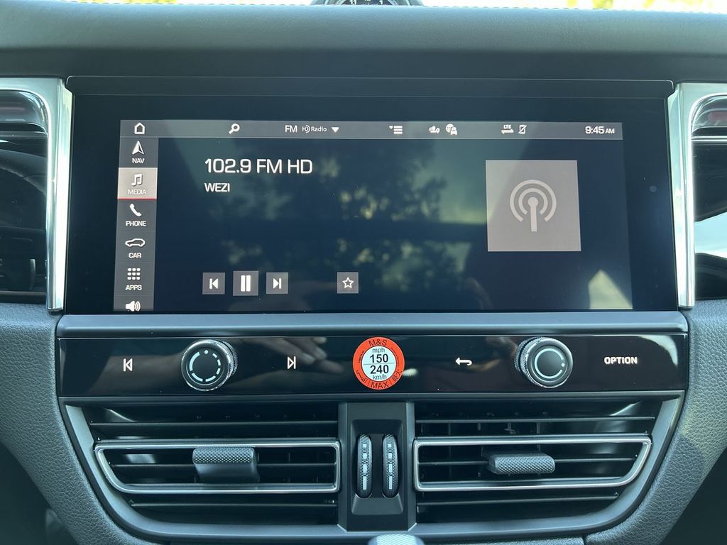 2025 Porsche Macan Base photo 20