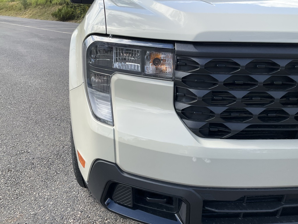 2025 Ford Maverick XLT photo 2