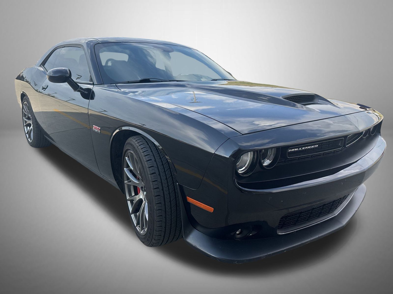 2016 Dodge Challenger SRT8 392 photo 2