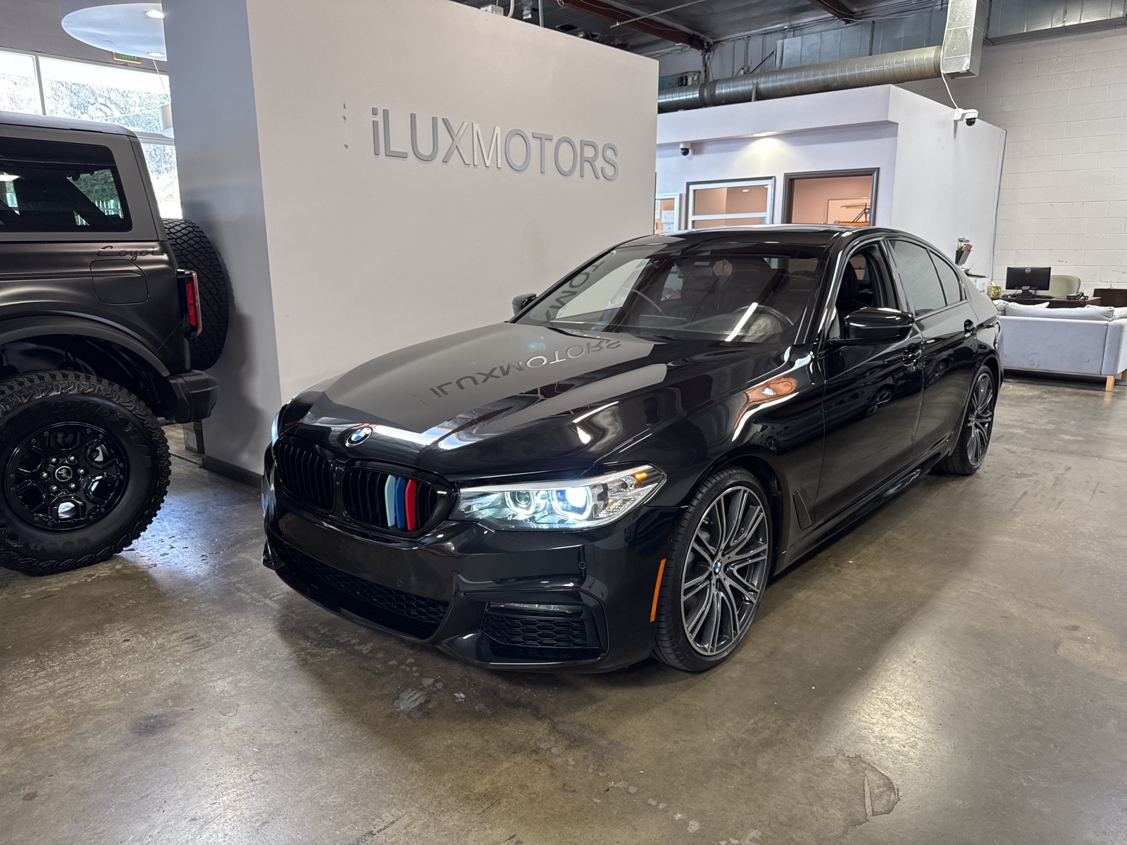 2019 BMW 5 Series 540i's photo