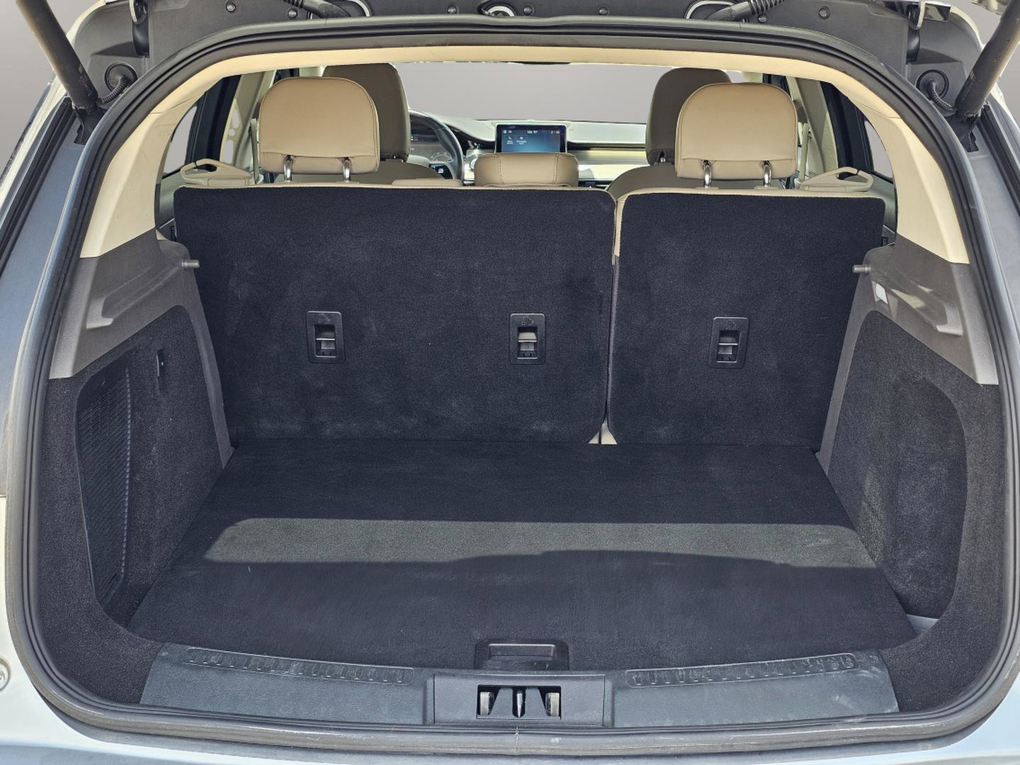2021 Lincoln Corsair Standard photo 27