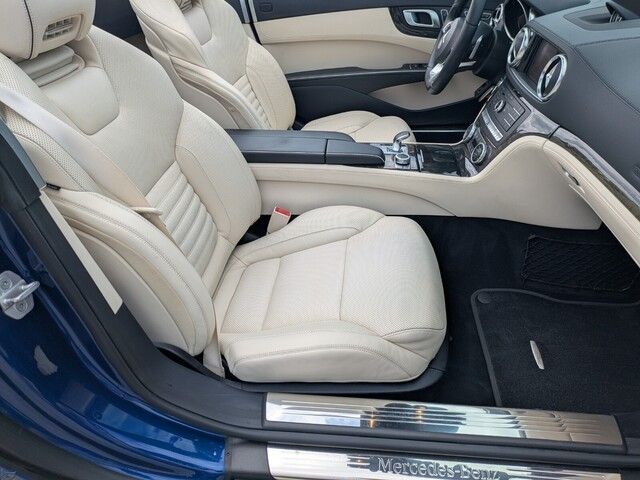 2017 Mercedes Benz SL 450 photo 31