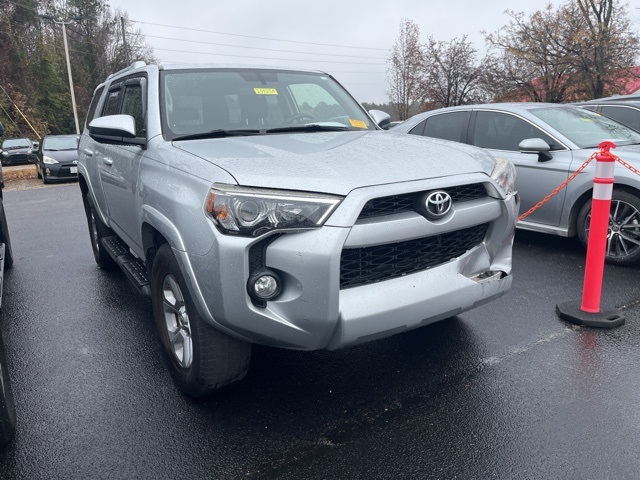 2016 Toyota 4Runner SR5's photo