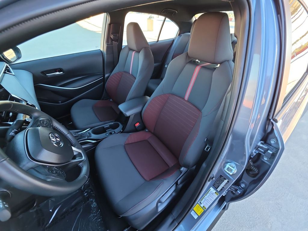 2025 Toyota Corolla SE photo 20