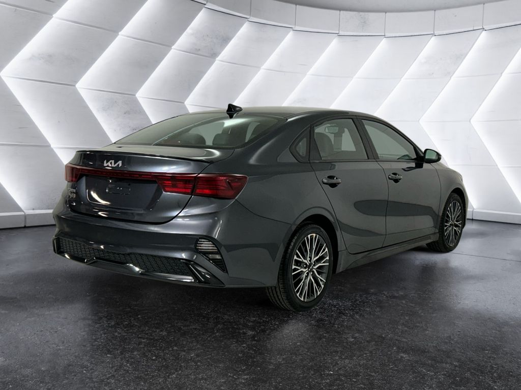 2023 Kia Forte GT-Line photo 4
