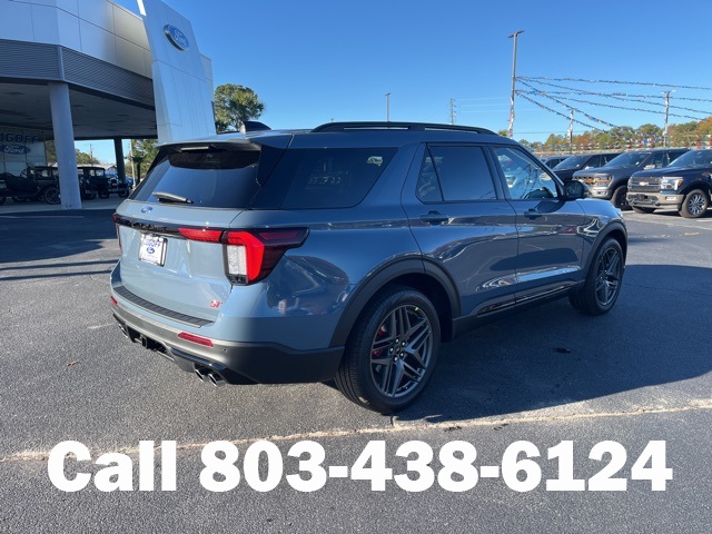 2026 Ford Explorer ST photo 3