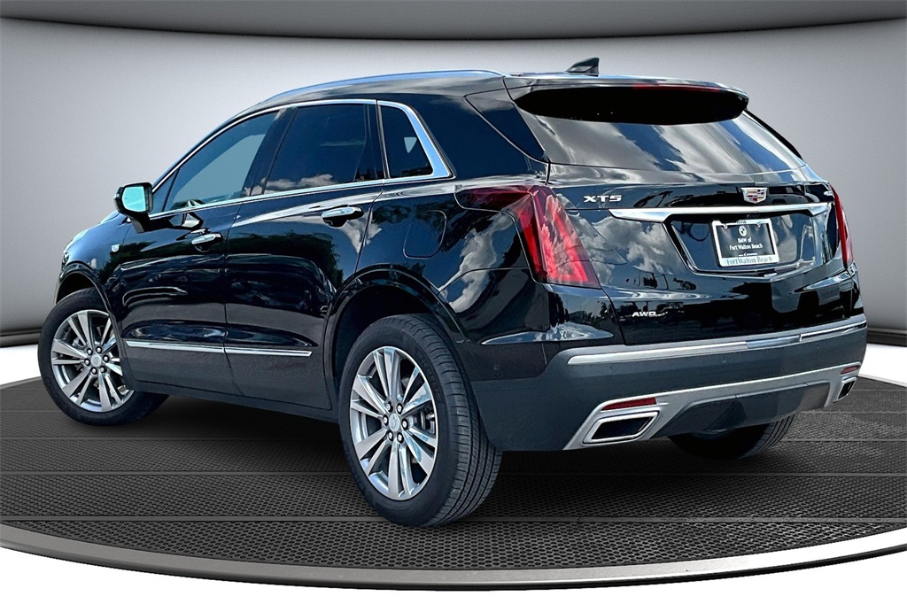 2024 Cadillac XT5 Platinum Premium Luxury photo 4