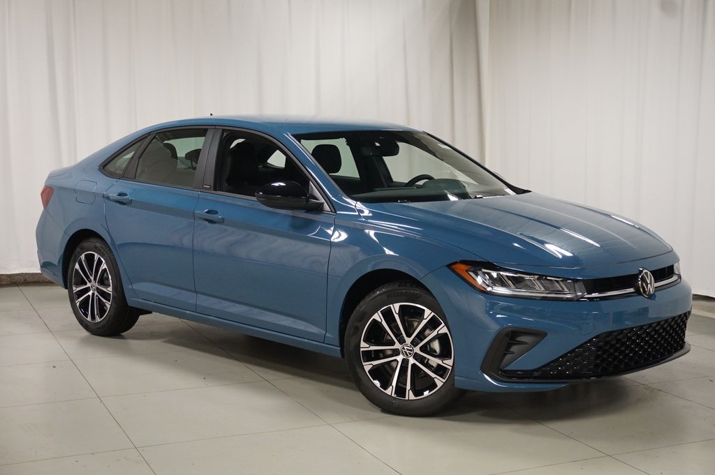 2025 Volkswagen Jetta 1.5T Sport photo 2