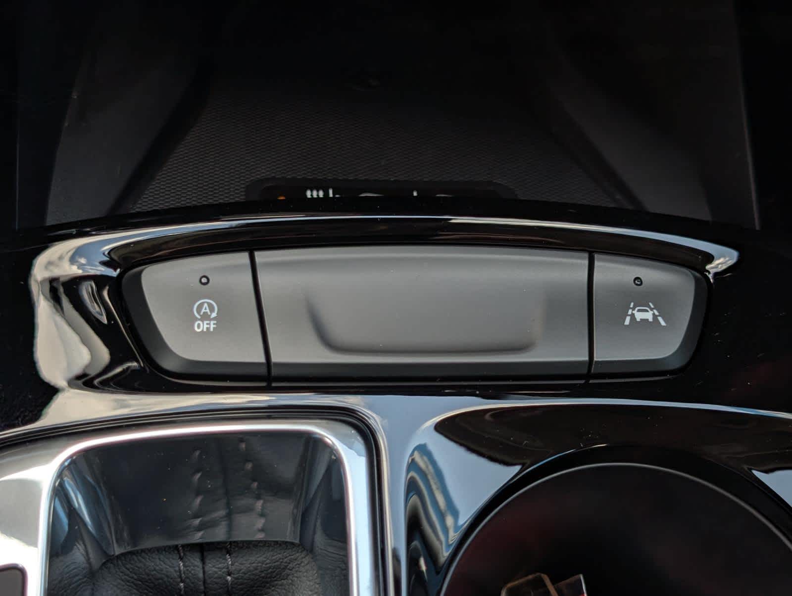 2025 Chevrolet Trax LT photo 23