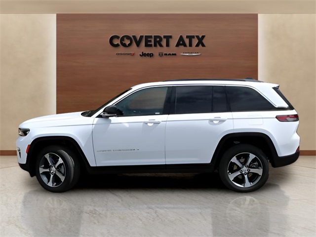 2025 Jeep Grand Cherokee Limited photo 2