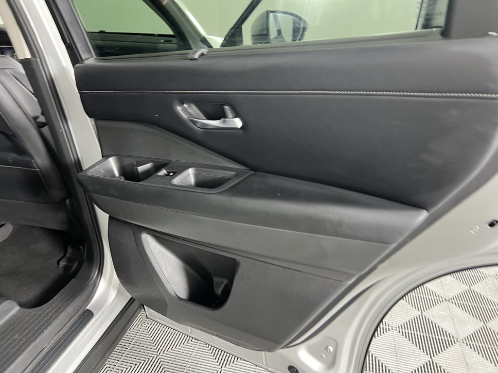 2022 Nissan Pathfinder SL photo 25