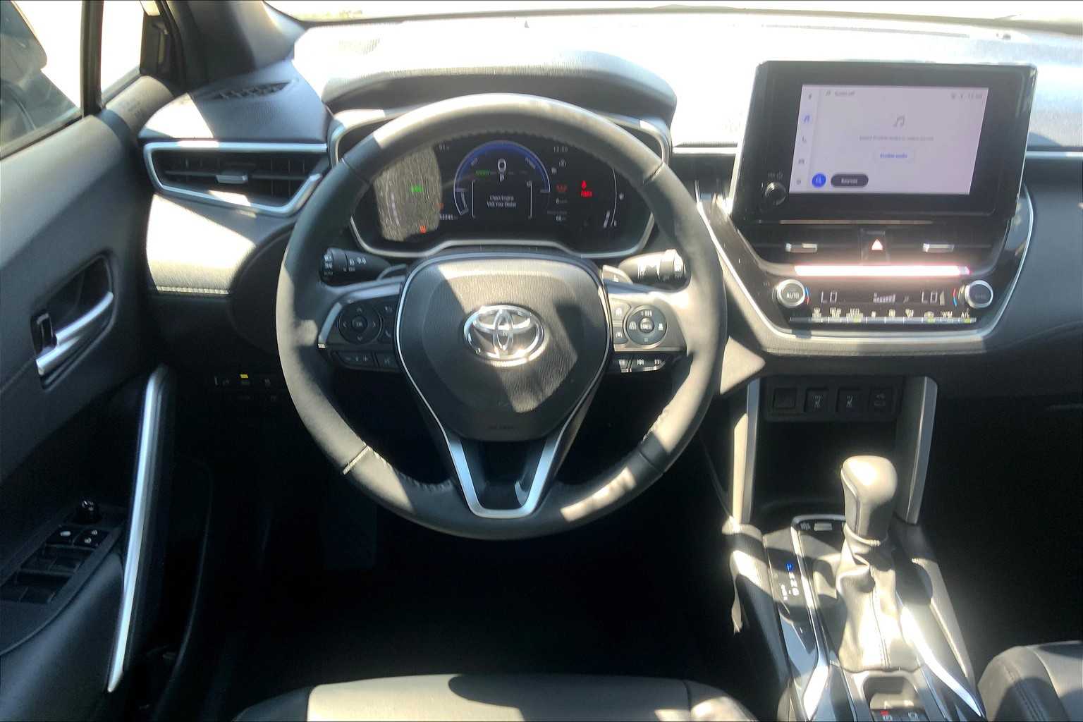 2023 Toyota Corolla Cross Hybrid XSE photo 4