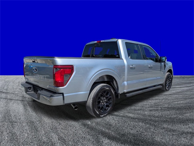 2025 Ford F-150 XLT photo 3