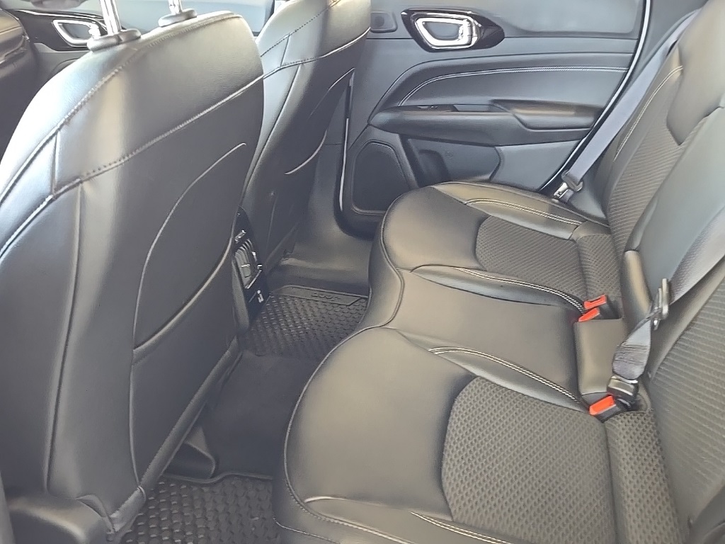 2024 Jeep Compass Latitude photo 12