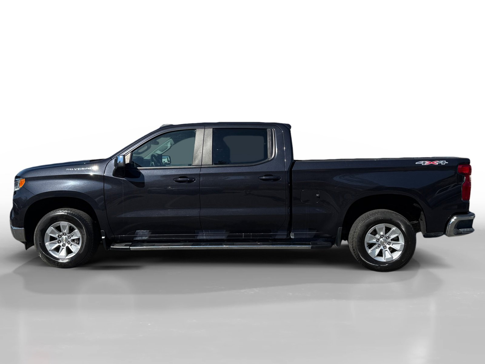 2024 Chevrolet Silverado 1500 LT photo 2
