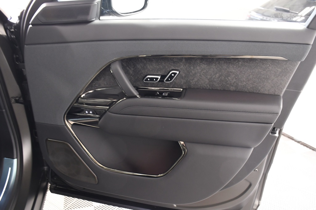 2025 Land Rover Range Rover Sport photo 20
