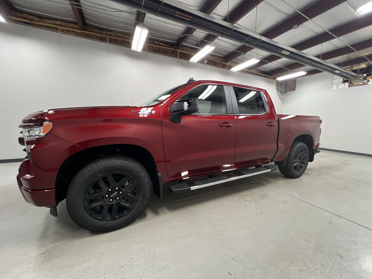2025 Chevrolet Silverado 1500 RST photo 4