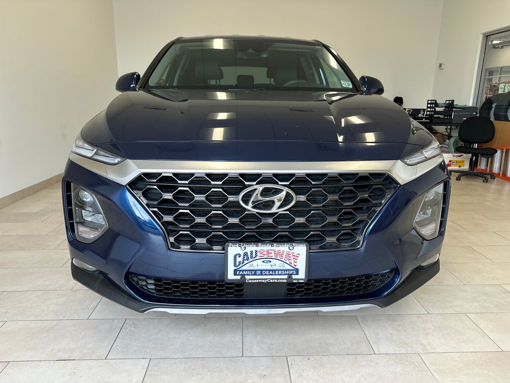 2019 Hyundai Santa Fe SEL photo 2